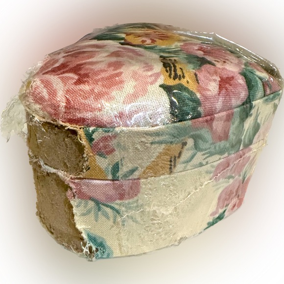 VTG 80’s PADDED VICTORIAN ROSE HEART BOX FLAWED CREAM PIINK GREEN VALENTINE LOVE - Picture 3 of 8